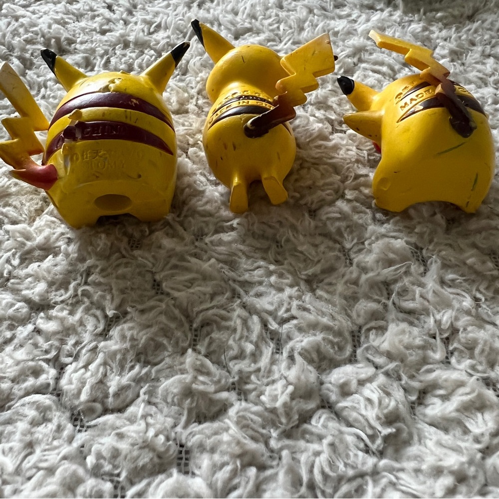 Tomy 1990’s Lot of 3 Pikachu Figurines | Pokemon Collectibles | Retro Toys - Picture 7 of 15
